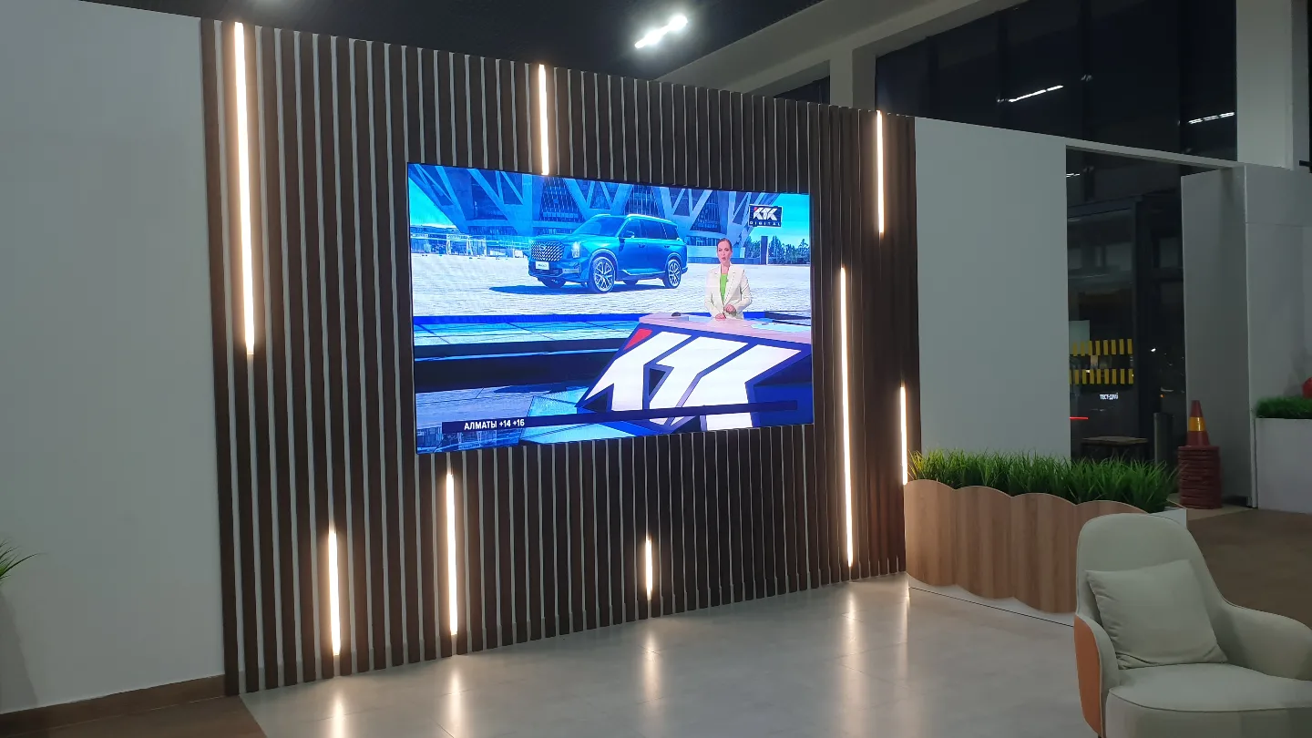 Автоцентр Chevrolet — сторона перегородки со стороны салона