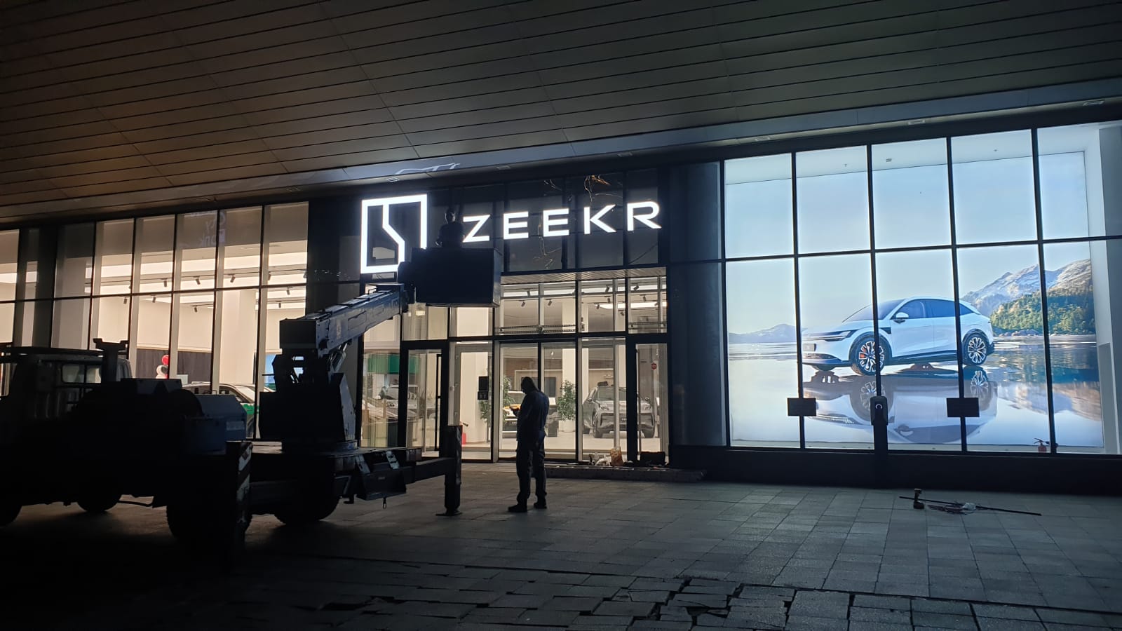 Zeekr, Астана — детали оформления и отделки